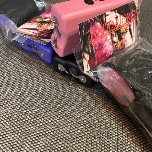 Hot pink taser keychain ⚡️New⚡️Taser , self protection , jogger tazer - Picture 12 of 13